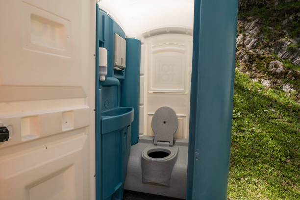 Best Porta potty rental near me  in Eustis, FL